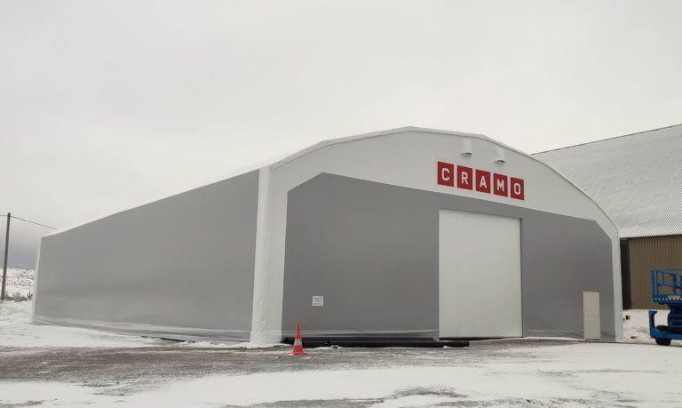 Finest-Hall Factory OÜ toodetud ja paigaldatud PVC hall mõõtudega 20x30,25m, kõrgusega 5,6m Cramo Finland OY-le.
