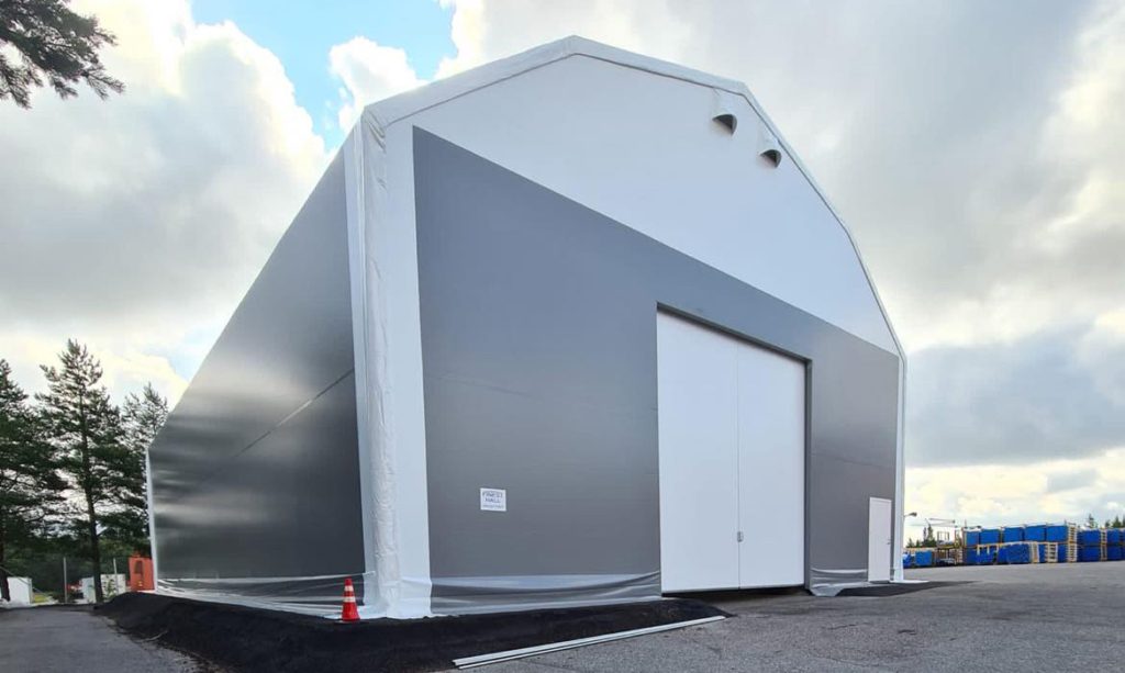 Finest-Hall Factory OÜ toodetud ja paigaldatud PVC hall mõõtudega 15x24,5m, kõrgusega 6m Fläkt Group Finlandile.