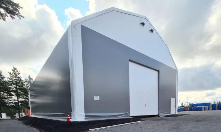 Finest-Hall Factory OÜ toodetud ja paigaldatud PVC hall mõõtudega 15x24,5m, kõrgusega 6m Fläkt Group Finlandile.