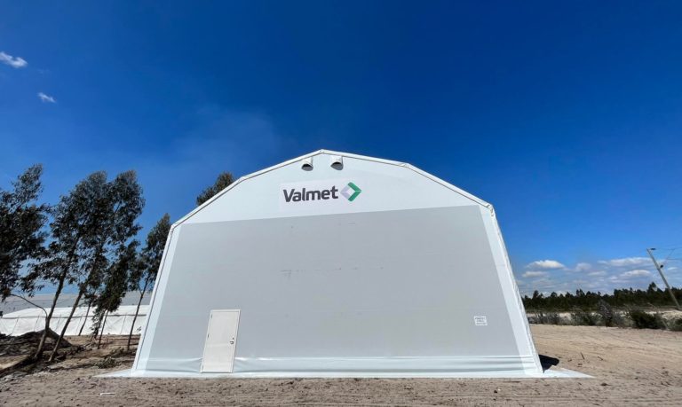 Finest Hall Factory OÜ toodetud ja paigaldatud PVC hall mõõtudega 15x25m, kõrgusega 6 m Valmet Lda-le Portugalis