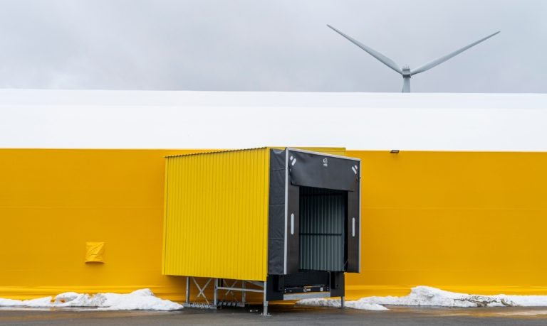 Finest-Hall Factory OÜ toodetud ja paigaldatud päikesepaneelidega PVC hall mõõtudega 35x40 m, kõrgusega 5 m Eesti Kalatootjate Keskühistule.