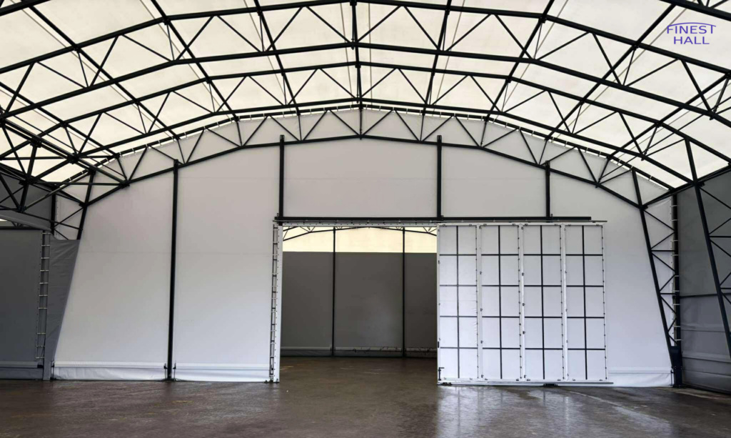 Finest-Hall Factory OÜ toodetud ja paigaldatud PVC hall mõõtudega 20x36m, kõrgusega 5,6 meetrit + varikatus mõõtudega 4x12m, kõrgusega 4 meetrit Soilfood Oy-le.