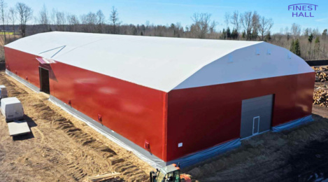 Finest-Hall Factory OÜ toodetud ja paigaldatud PVC hall mõõtudega 25x70m, kõrgusega 6,5 meetrit MO-Puit Jõgeva OÜ-le.