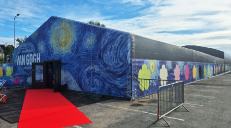 En PVC-hal med målene 13,5 × 12,6 m og en højde på 5,5 meter, produceret og monteret af Finest-Hall Factory OÜ for PoCo Experience OÜ.