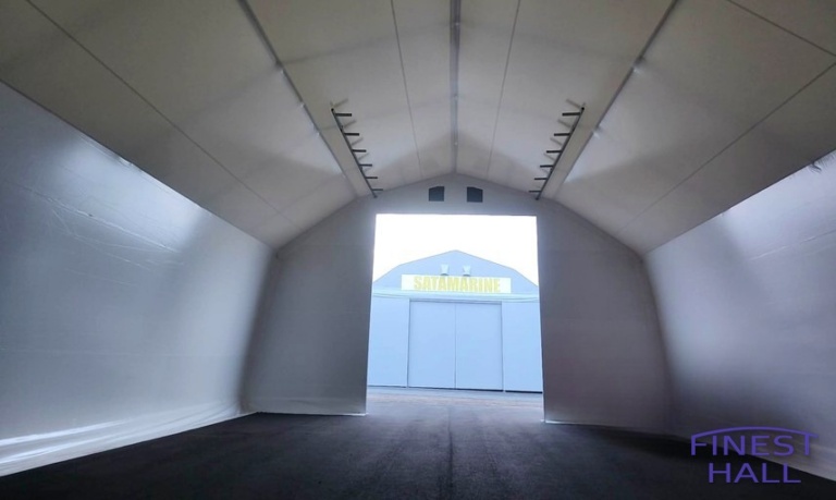 Finest-Hall Factory OÜ toodetud ja paigaldatud PVC hall mõõtudega 15x31,m